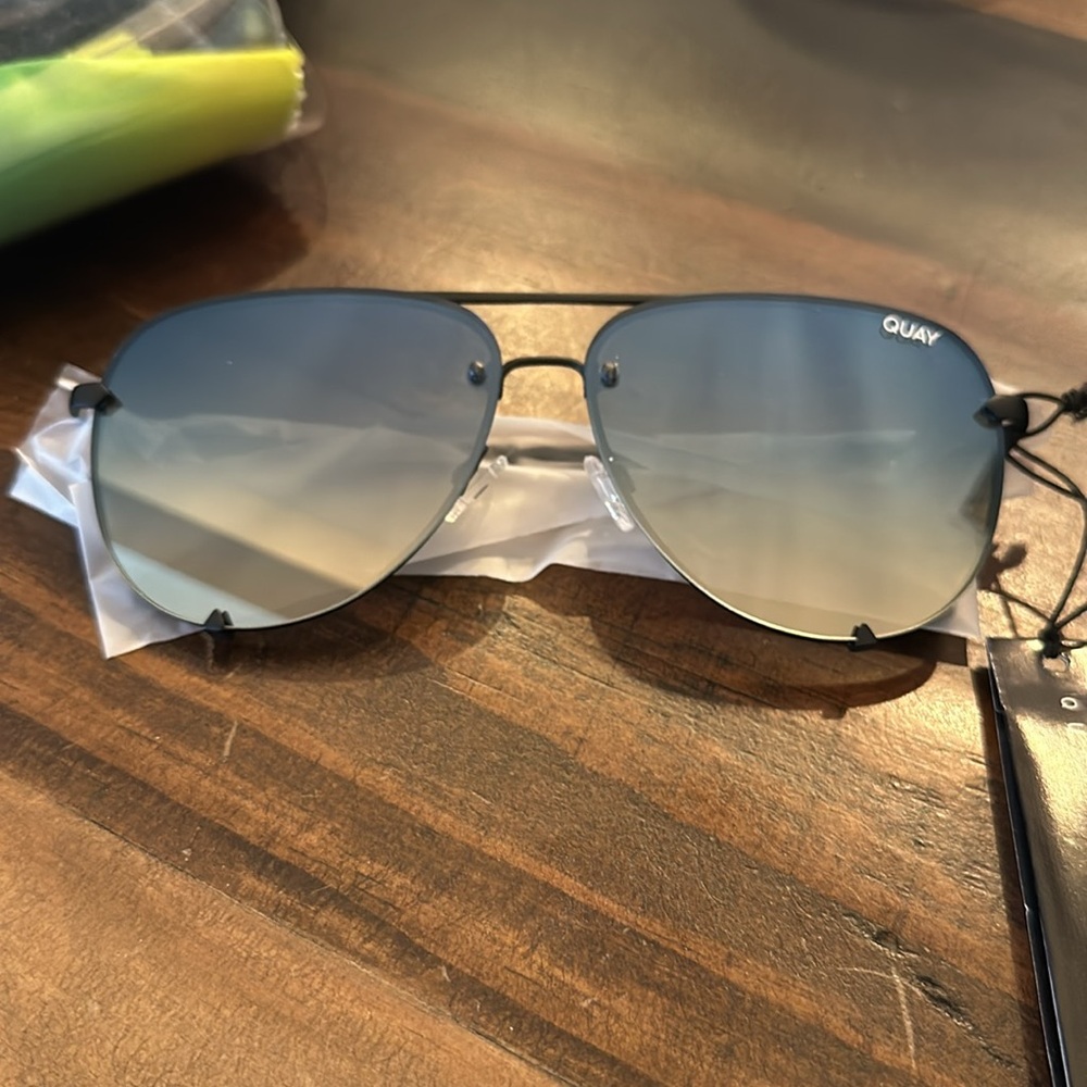 Quay High Key Rimless Sunnies